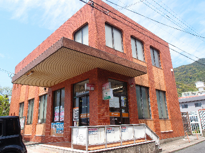 郵便局　【湯川郵便局】（郵便局）まで496m