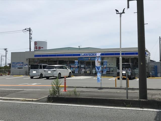 コンビニ　ローソン（コンビニ）まで880m