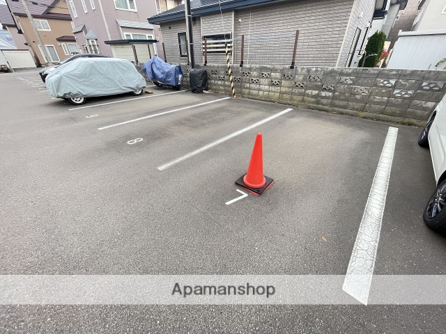 駐車場　エントランス