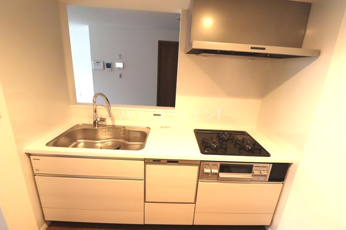 キッチン　3口ガスコンロシステムキッチンです☆