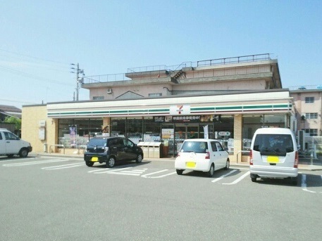 コンビニ　セブンイレブン見附新町３丁目店（コンビニ）まで850m