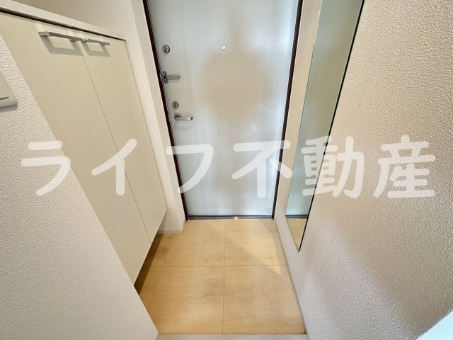 玄関　収納もある玄関です