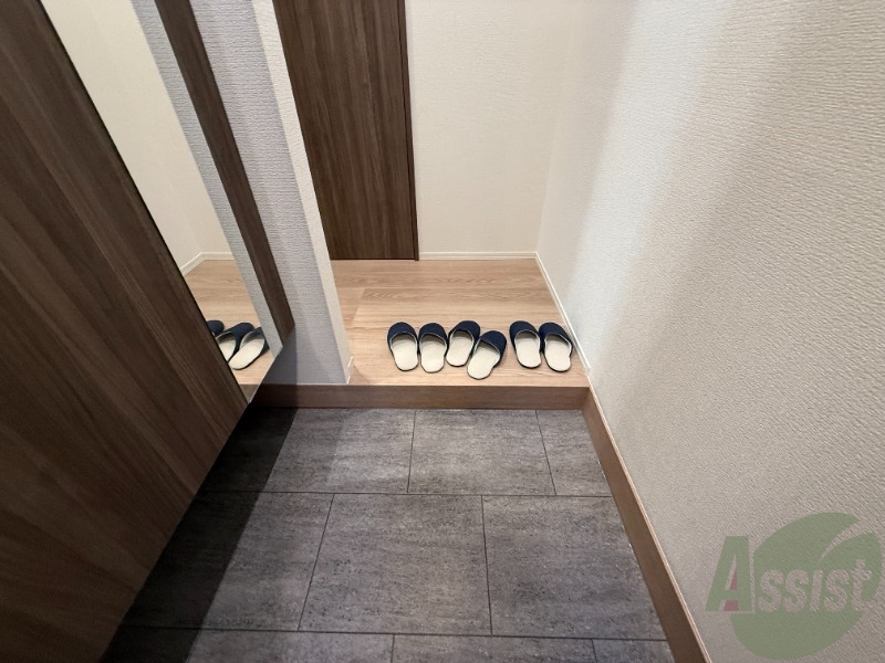 玄関　玄関です。広いので来客時も混まないですね。