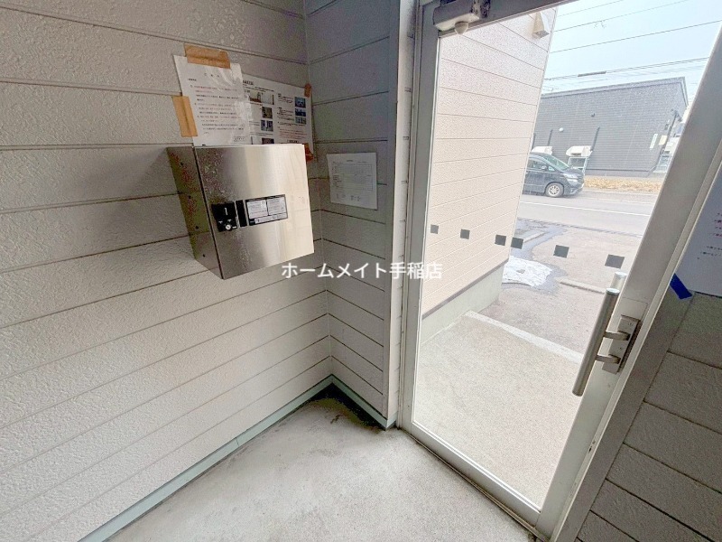 エントランス　宅配ボックス付きでございます！