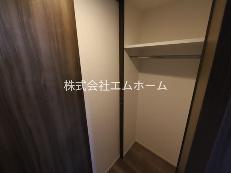 収納　写真に納まりきらないウォークインクローゼット