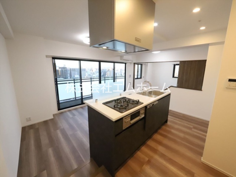 居室・リビング　LDK20帖　アイランドキッチン