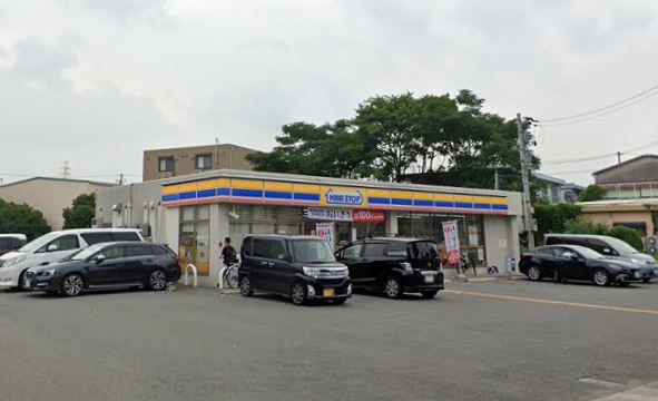 コンビニ　ミニストップ 大阪諸口5丁目店（コンビニ）まで549m