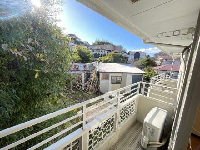 バルコニー　南西向きのため日当たり良好です。