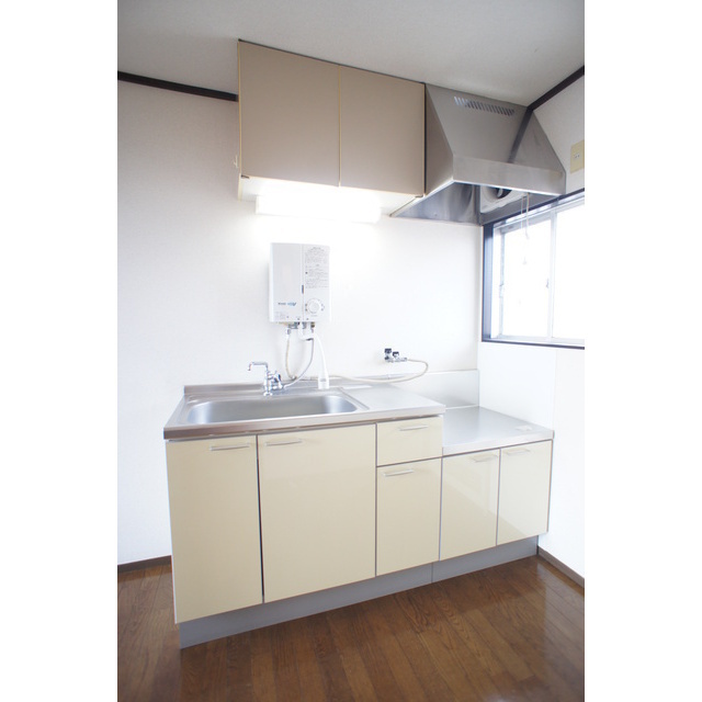 キッチン　シッカリとしたキッチンセットを配置