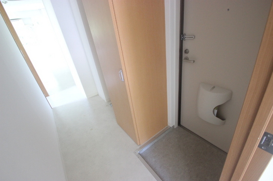 玄関　※別部屋の写真です