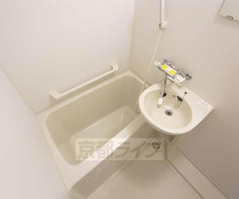 バス・シャワールーム　お風呂です。