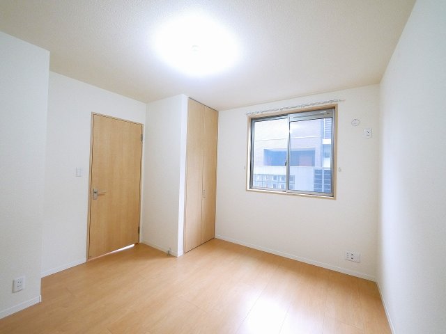 その他部屋・スペース　使い勝手のいい寝室です