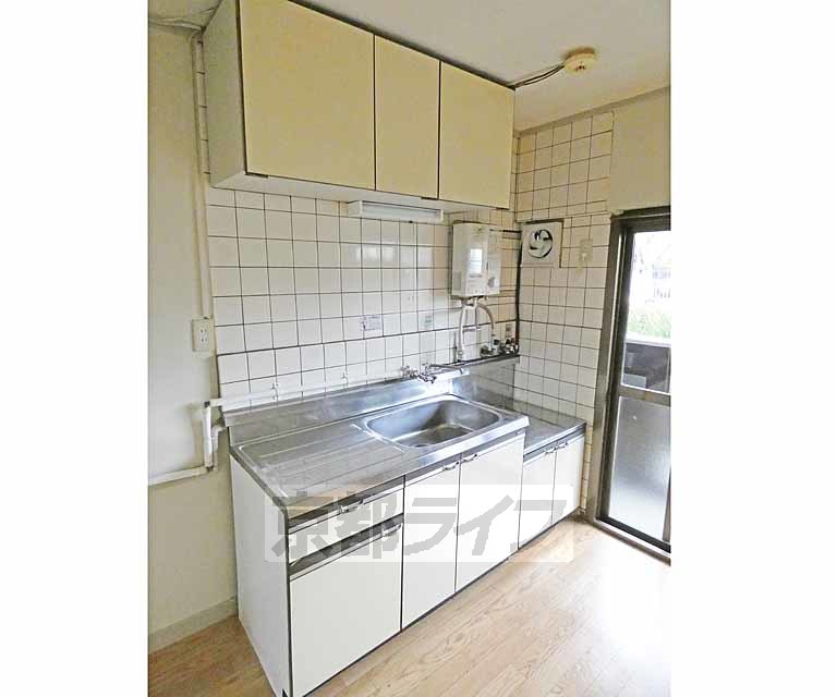 キッチン　大型キッチン。