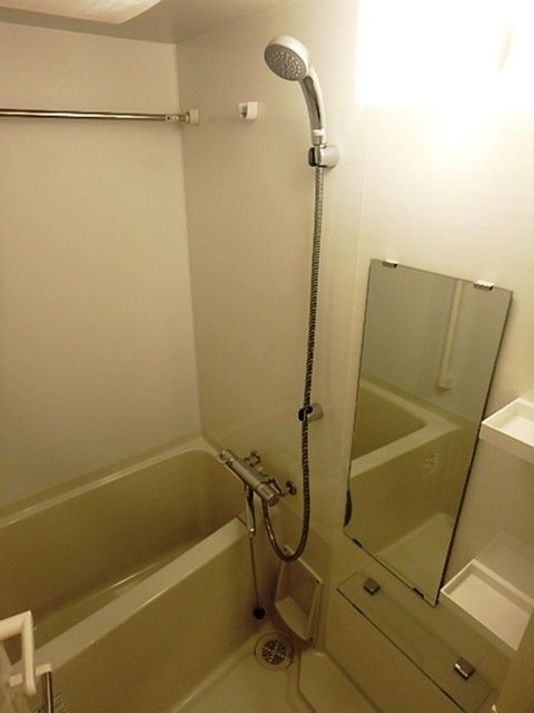 バス・シャワールーム　バス