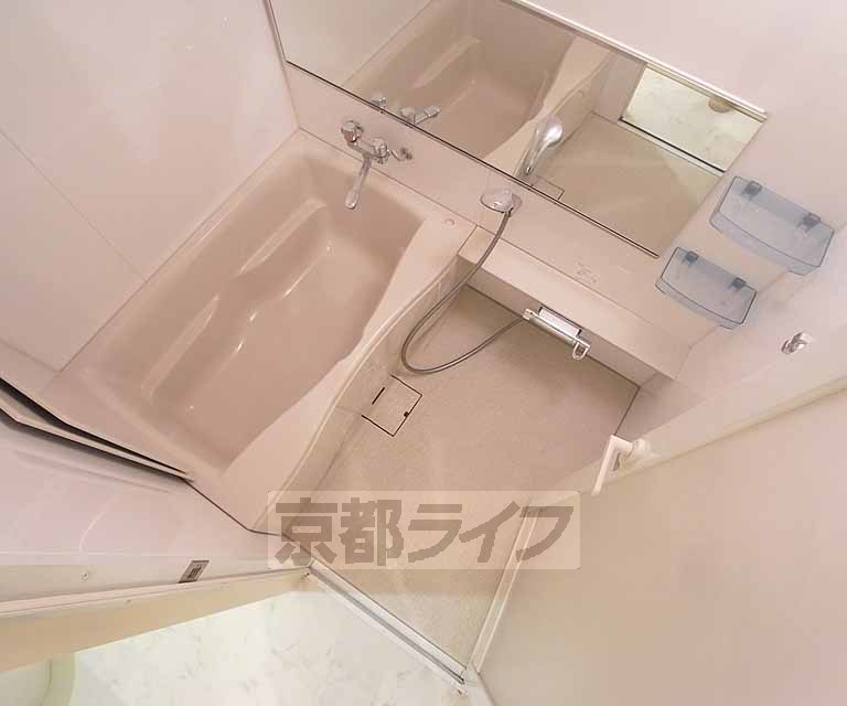 バス・シャワールーム　大きなお風呂です。