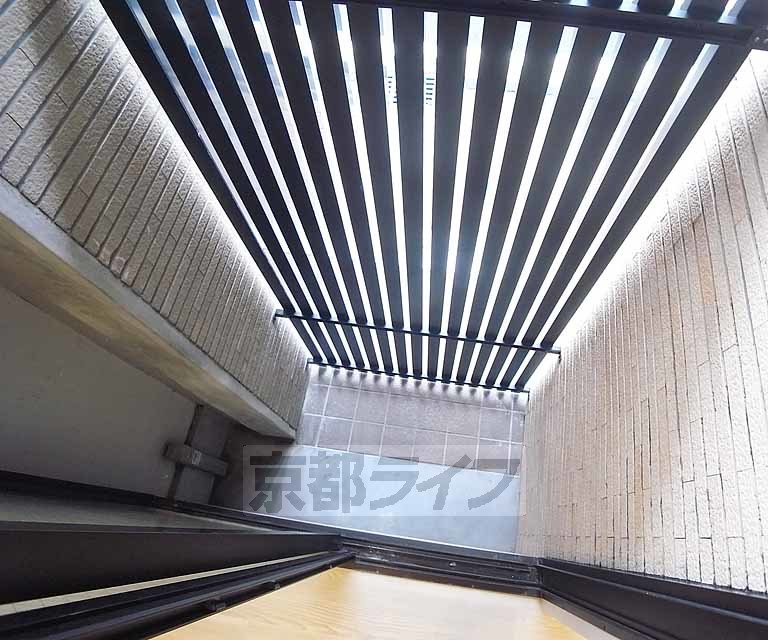 バルコニー　小さなバルコニーです。