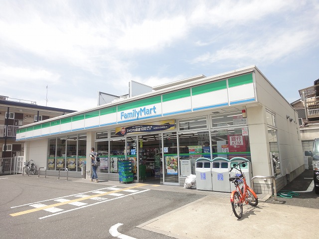 コンビニ　ファミリーマート 西七条名倉町店（コンビニ）まで266m