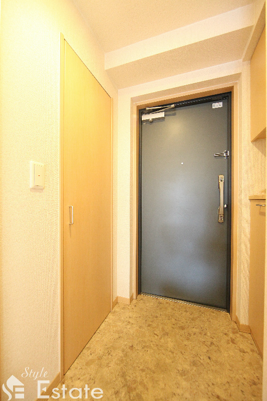 玄関　玄関　シューズボックス付