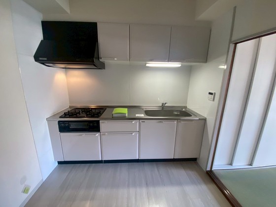 キッチン　※別の部屋の写真です