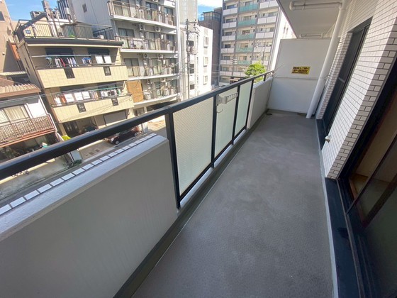 バルコニー　※別の部屋の写真です