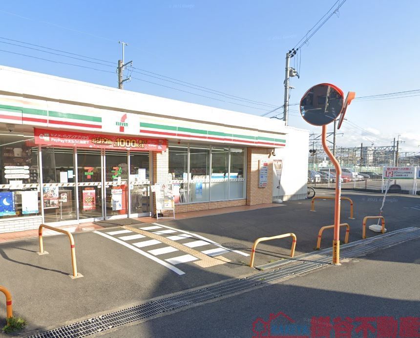 コンビニ　セブンイレブン摂津千里丘4丁目店（コンビニ）まで360m