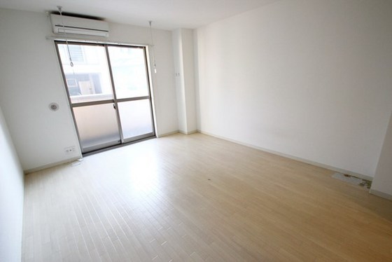 居室・リビング　※別号室の写真です