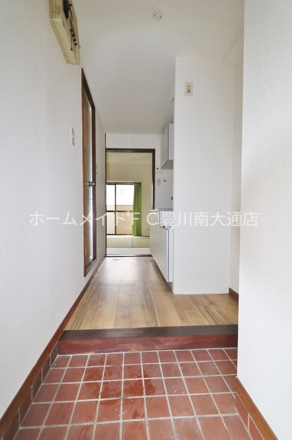 玄関　同型別部屋写真
