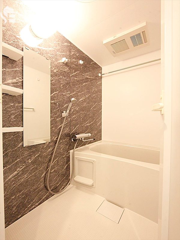 バス・シャワールーム　バスルーム