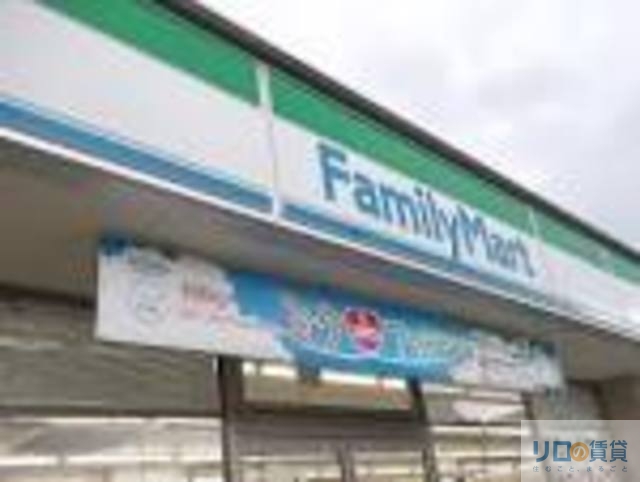 コンビニ　ファミリーマート川西中央店（コンビニ）まで469m