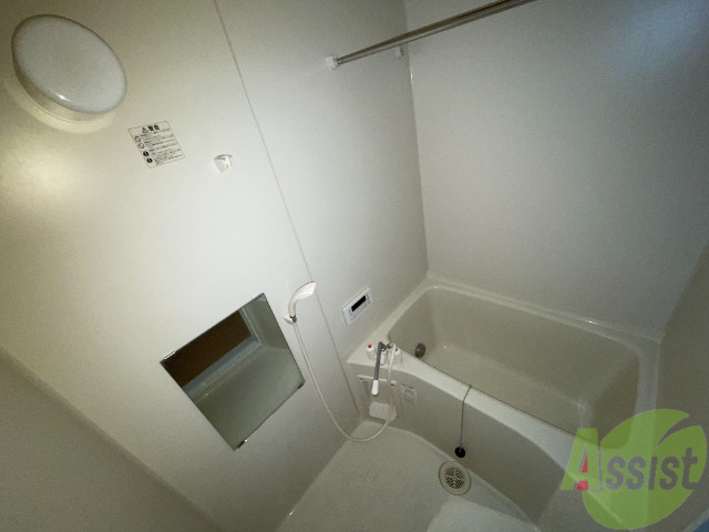 バス・シャワールーム　バスルームはこちら。一日の疲れをここで癒して下さいね。