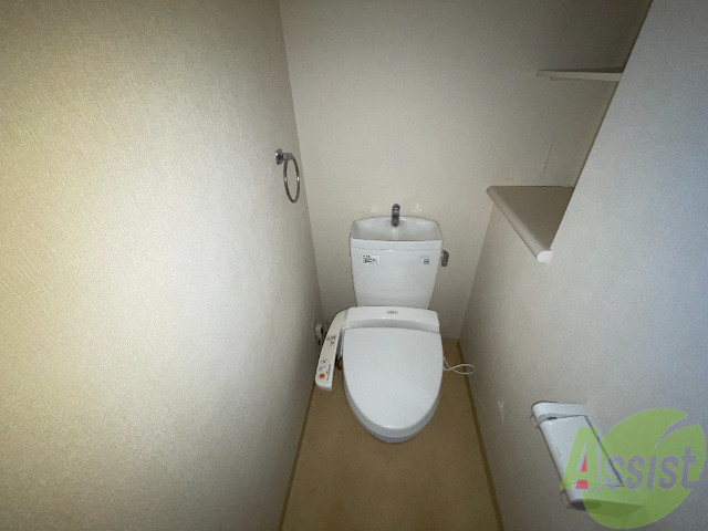 トイレ　人気のウォシュレットタイプのトイレです。安心して使えますね。