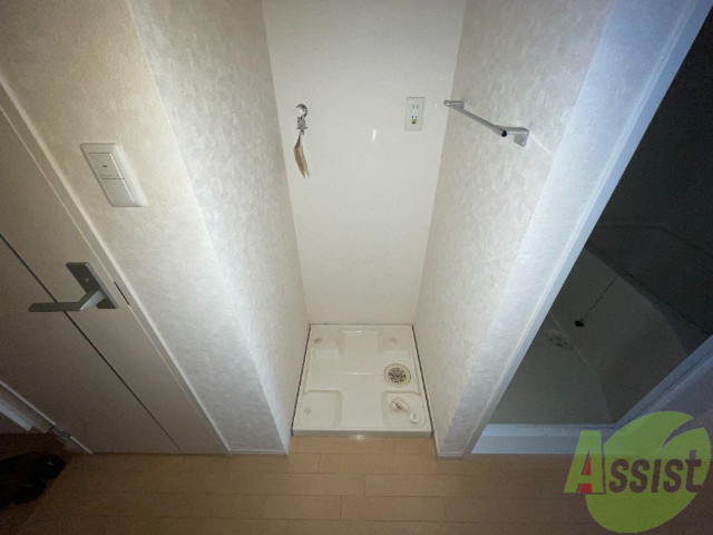 その他設備　洗濯パンが設置されており洗濯機も問題なく設置出来そうですね。