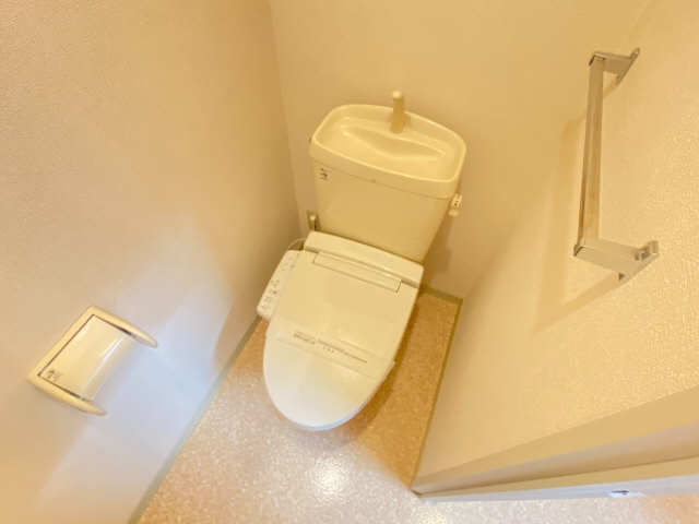 トイレ　シャワー付トイレです