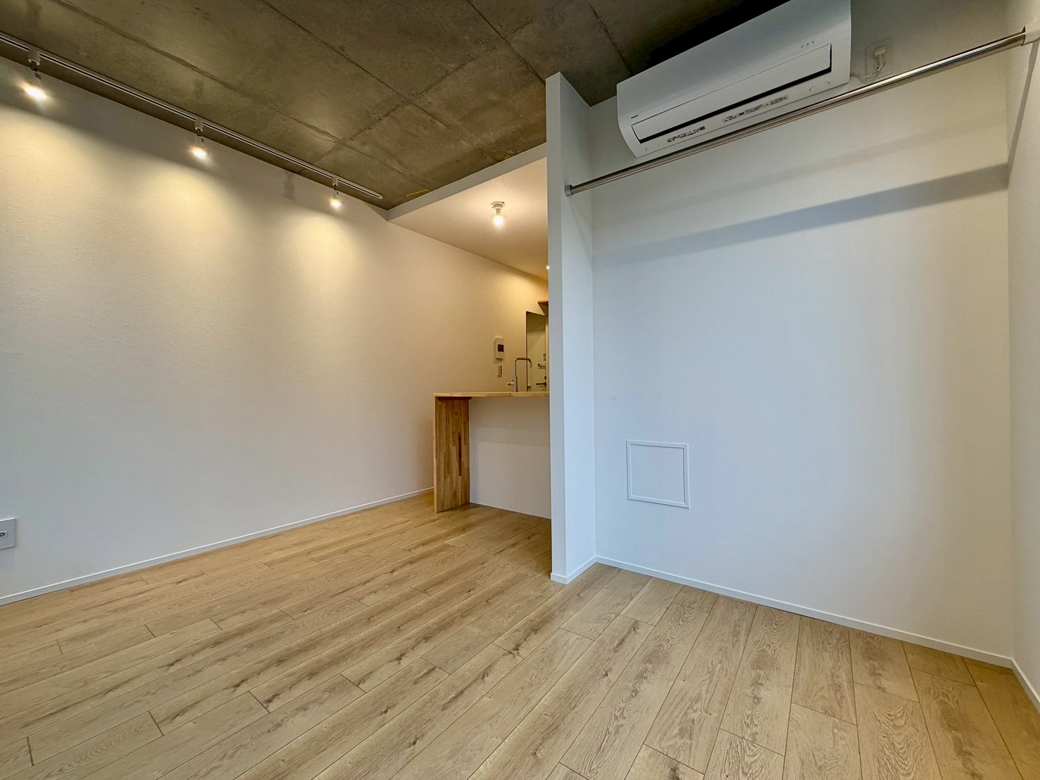 収納　オープンクローゼットあり　※同じ間取りの201の写真です。