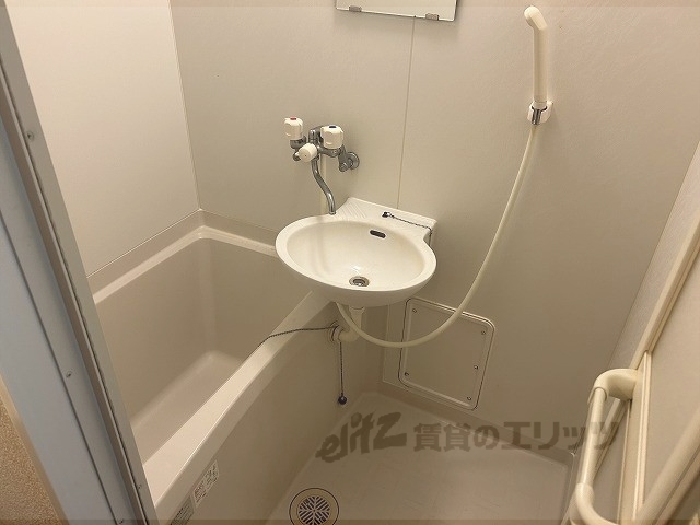 バス・シャワールーム　バス