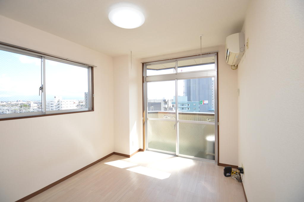 居室・リビング　（参考）他室の写真を使用しています。現況優先となります。