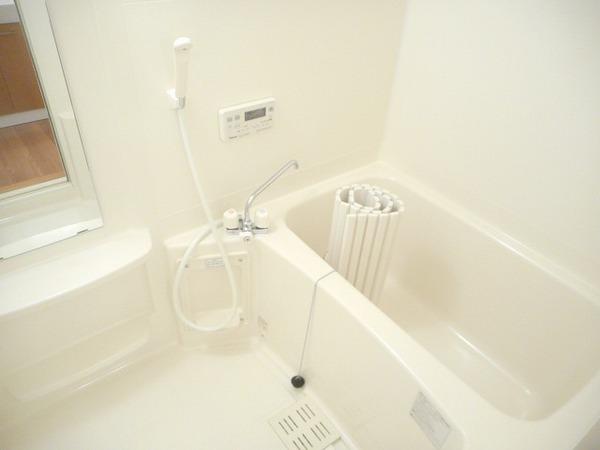 バス・シャワールーム　浴室乾燥機付きバス！