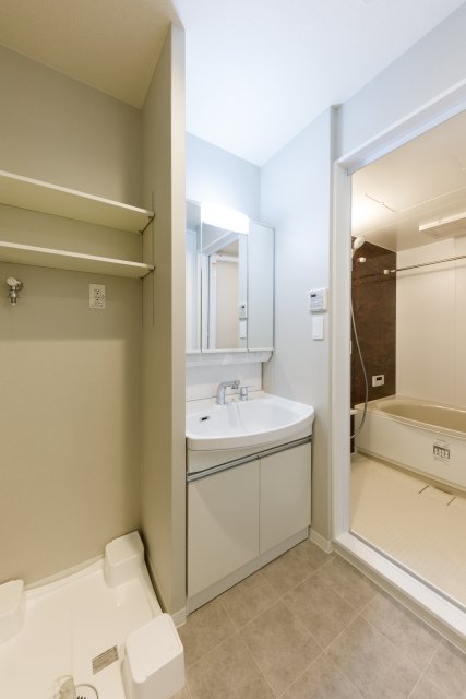 洗面設備　同系物件の内装写真となる為、現況有姿となります。