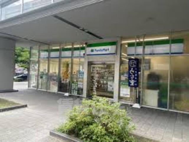 コンビニ　ファミリーマート　白川通本町（コンビニ）まで166m