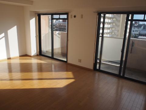 居室・リビング　室内