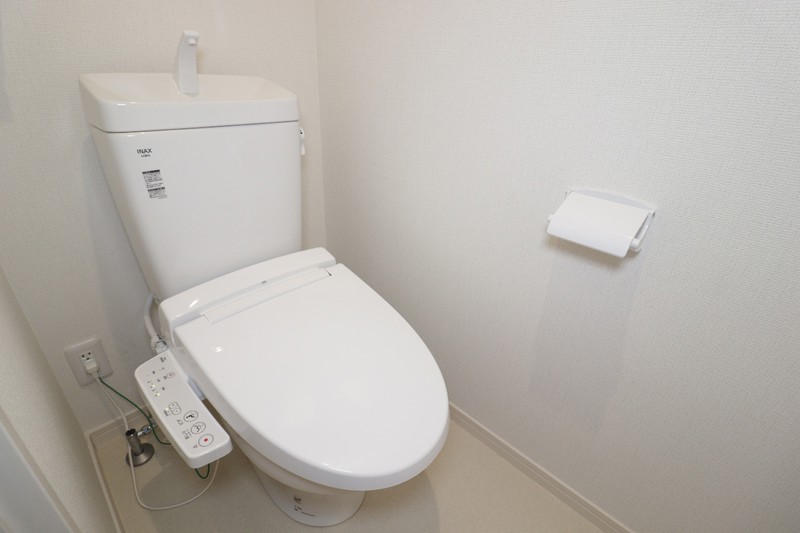 トイレ　温水洗浄便座