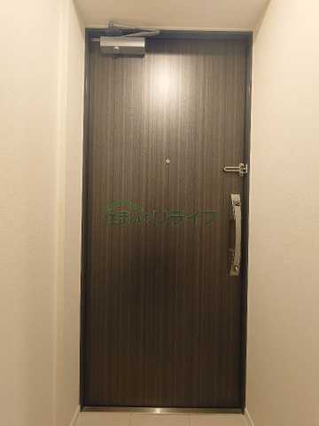 玄関　※参考写真です。似た間取り・他部屋の写真となります。