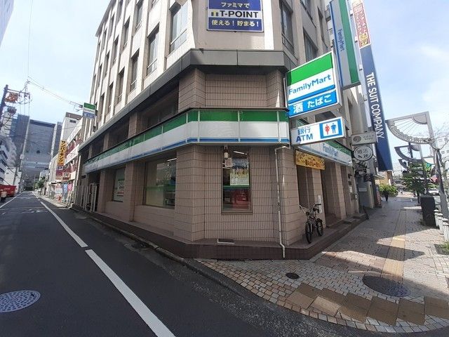 コンビニ　ファミリーマート岡山中山下店（コンビニ）まで120m