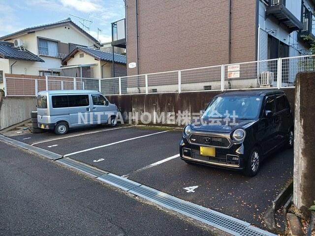 駐車場　敷地内に駐車場を確保しています＊