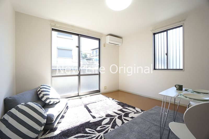 居室・リビング　２面採光につき、明るく開放感があります