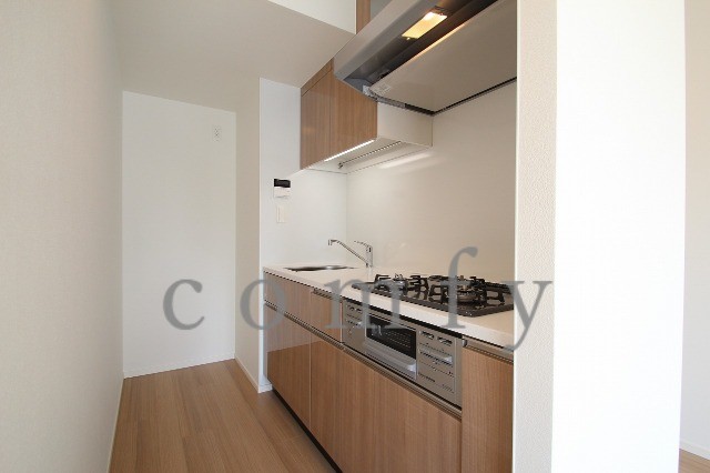 キッチン　システムキッチン三口グリル付きキッチン