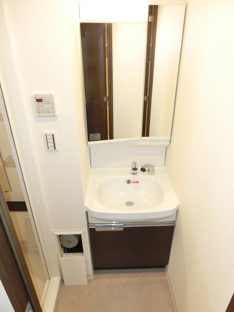 洗面設備　同物件別号室の写真です。