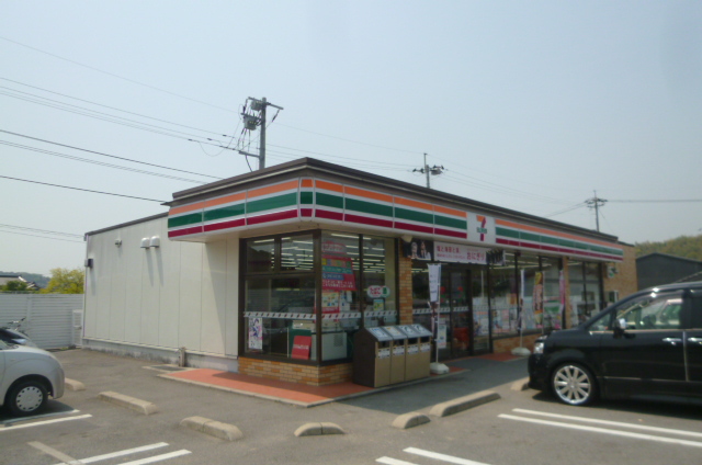 コンビニ　セブンイレブン（コンビニ）まで222m