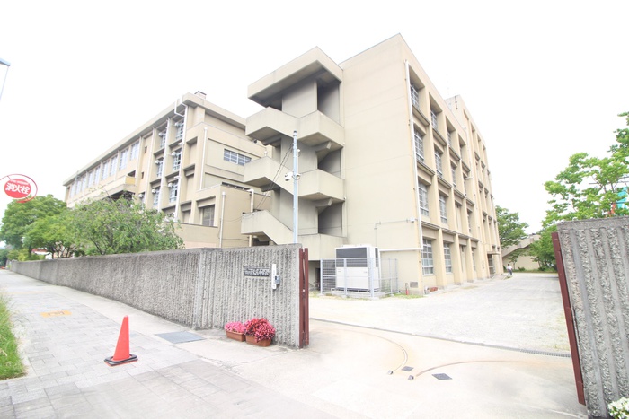 中学校　常陽中学校（中学校）まで800m