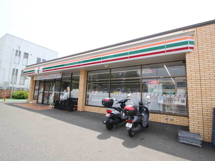 スーパー　セブンイレブン横浜栄桂台南一丁目店（スーパー）まで800m